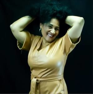 Meet your Posher, Desiree